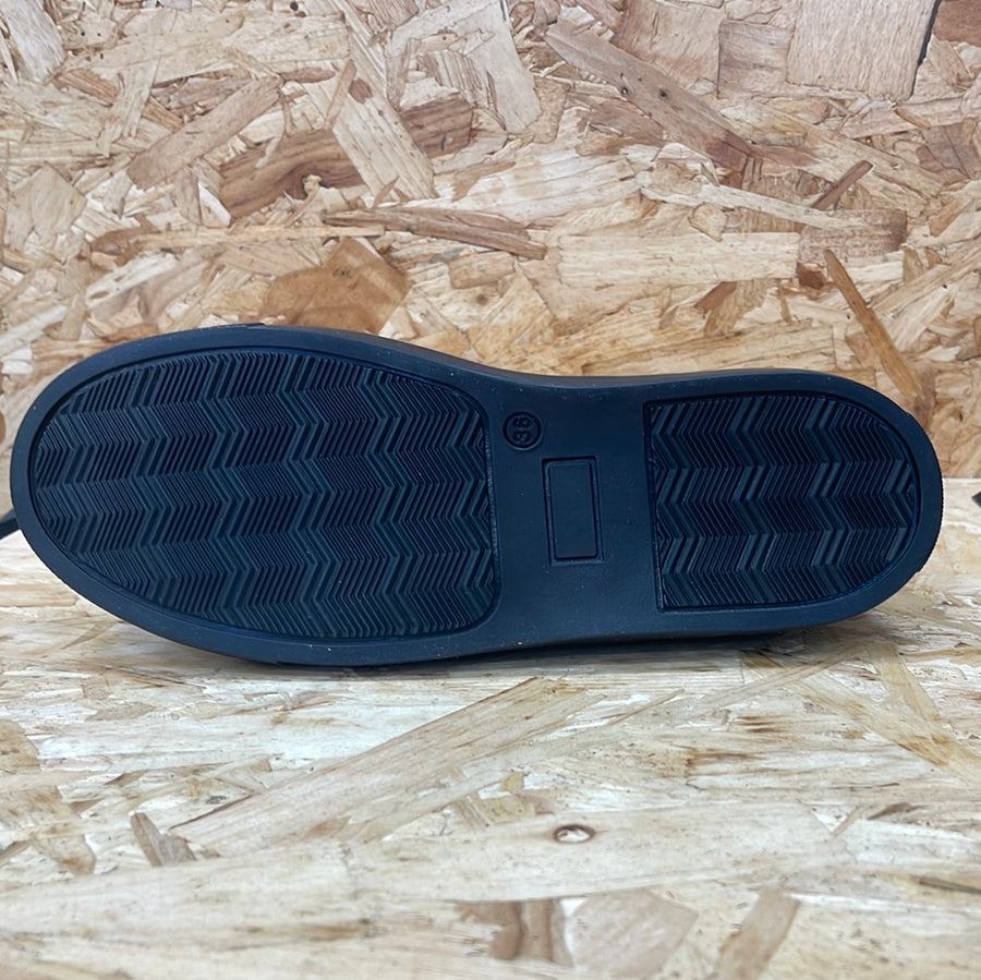 Petasil Kids Payle Patent Leather Shoe - Black